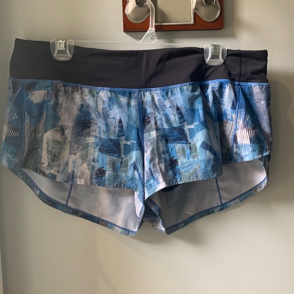 Lululemon Speed Up Short 2.5” - Picture 2 of 5